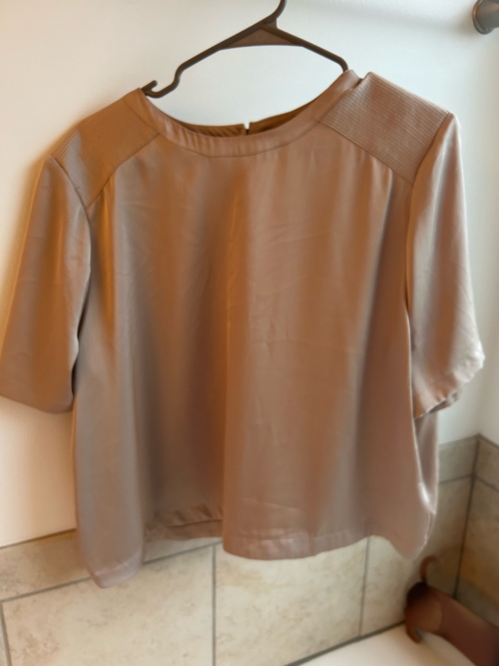 Evereve Short Sleeve Satin Blouse in Beige - Picture 4 of 5